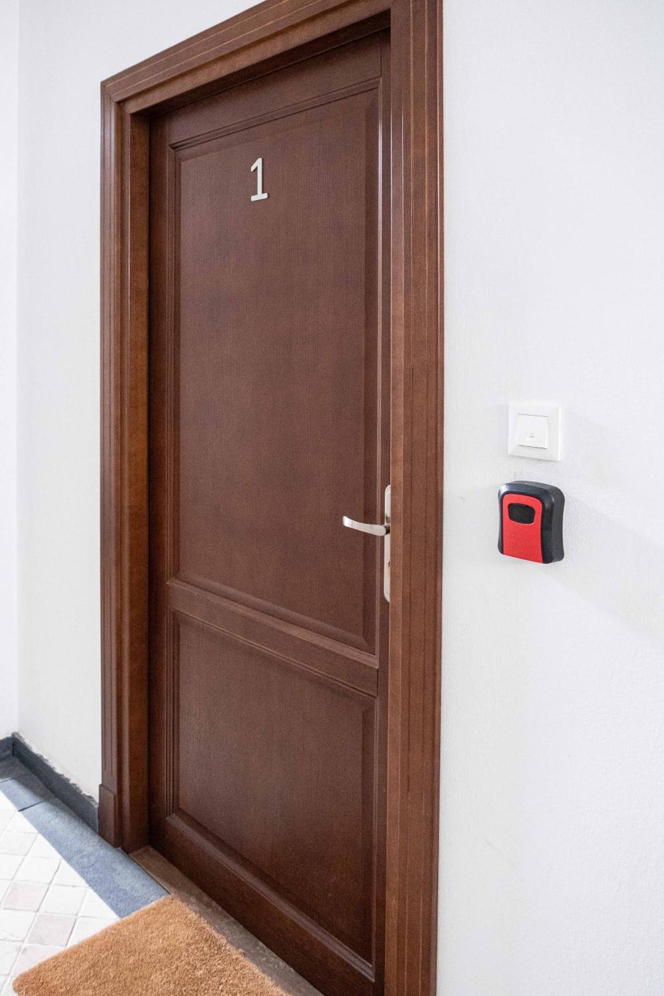 Old Town Zamkowa Vis A Vis Wawelu Apartment Krakow Bagian luar foto